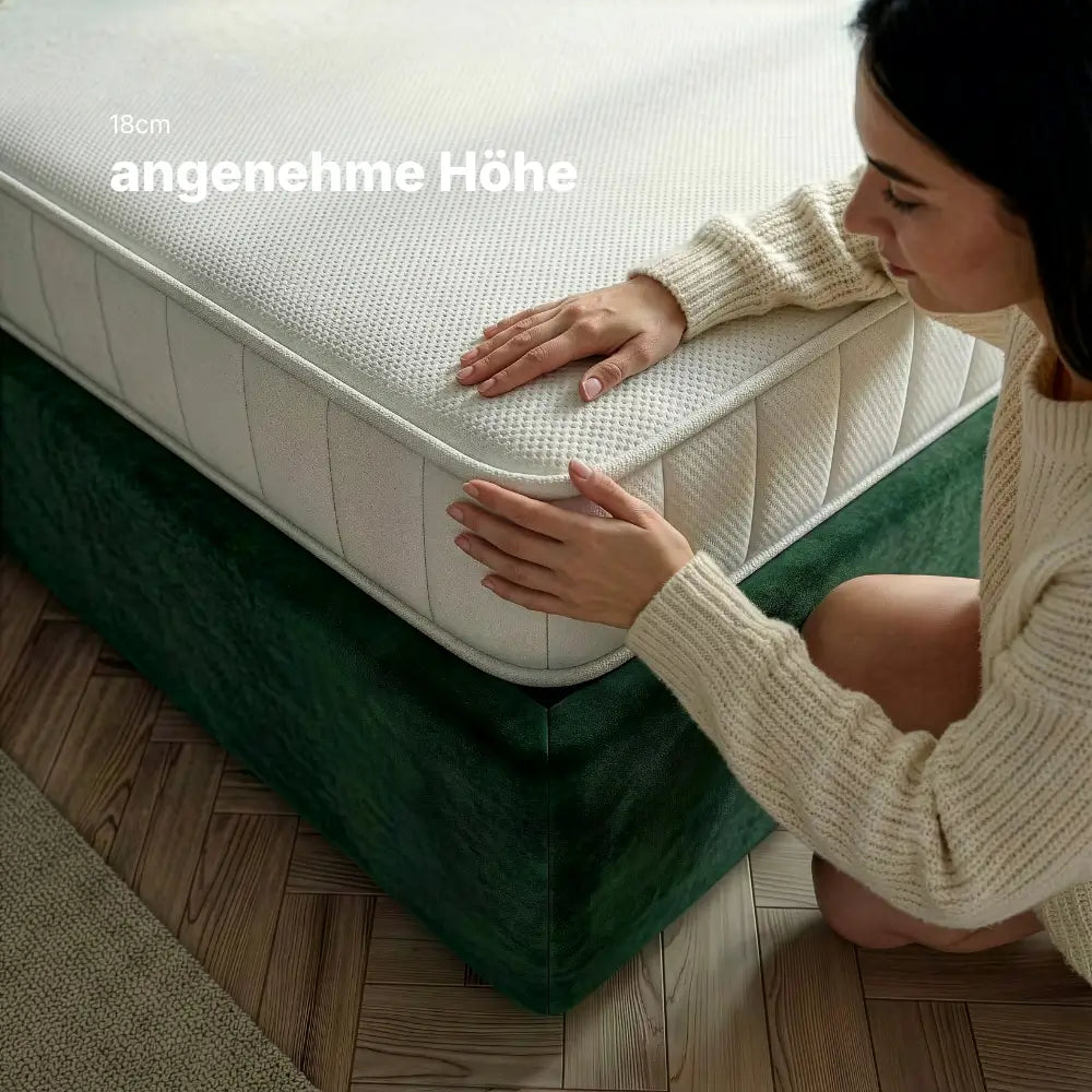 Detailansicht der Hybridschaum Wendematratze 18 cm mit angenehmer Höhe und strukturiertem Funktionsbezug