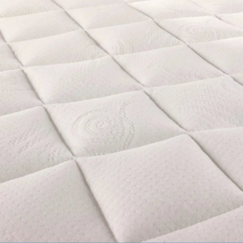 Detailansicht des gesteppten Bezugs der RIBECO 1000 Federkernmatratze