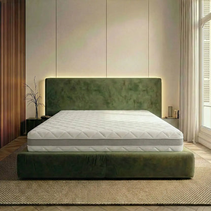 RIBECO 1000 Federkernmatratze auf grünem Polsterbett in modernem Schlafzimmer