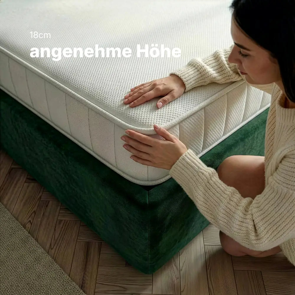 Detailansicht der Hybridschaum Wendematratze 18 cm mit angenehmer Höhe und strukturiertem Funktionsbezug